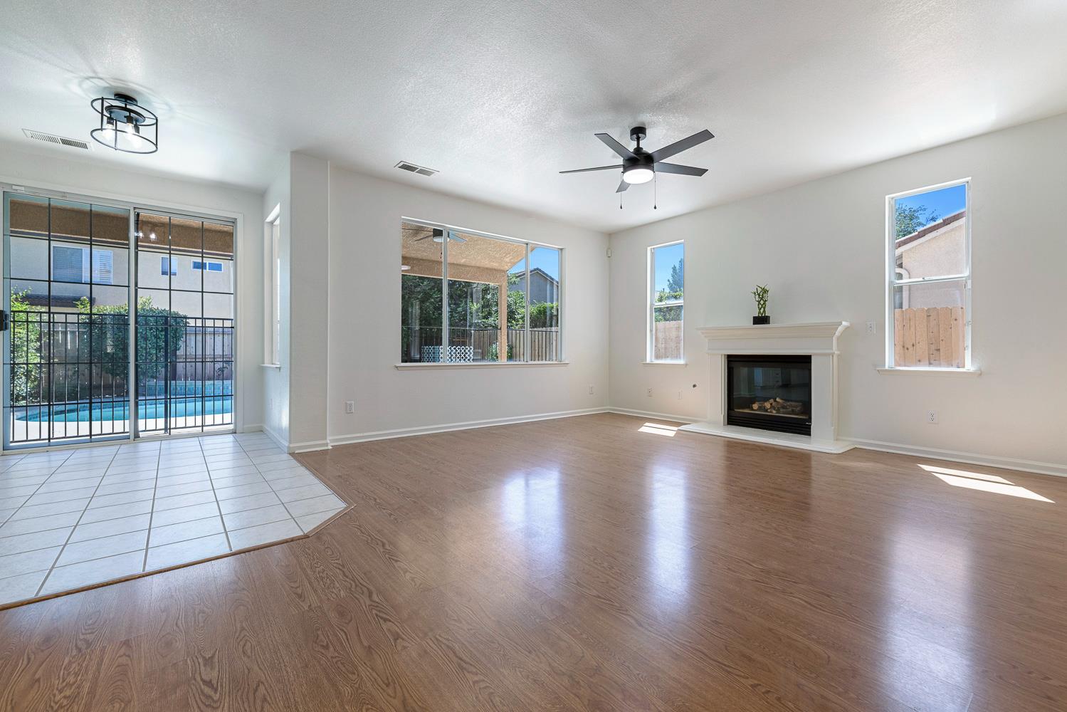 2707 E Omaha Ave, Fresno, CA 93720
