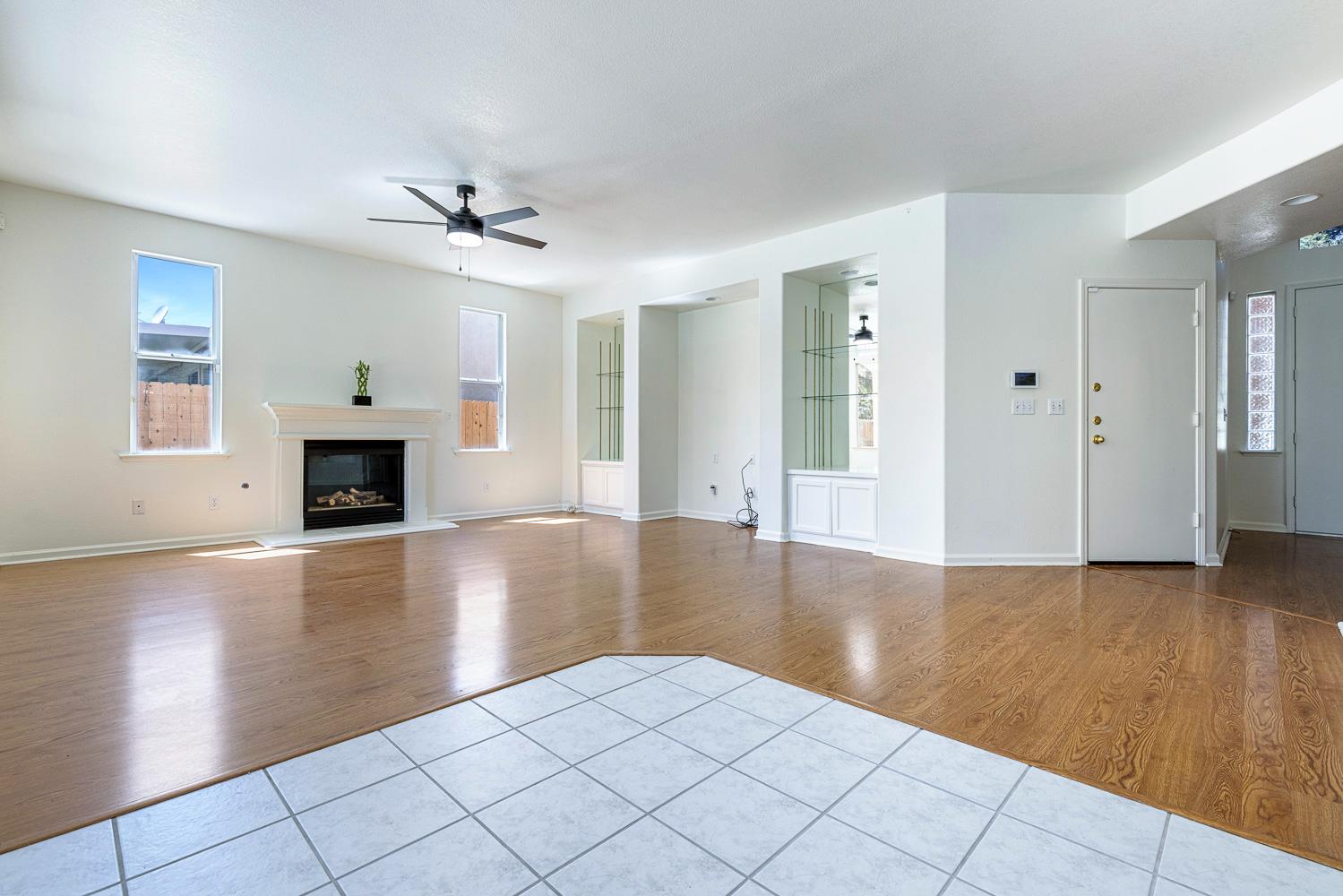 2707 E Omaha Ave, Fresno, CA 93720
