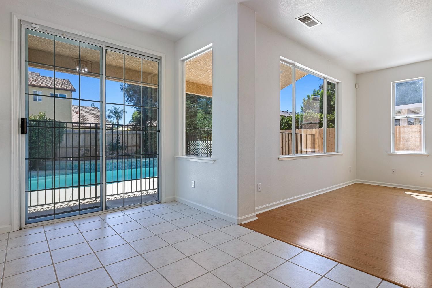 2707 E Omaha Ave, Fresno, CA 93720