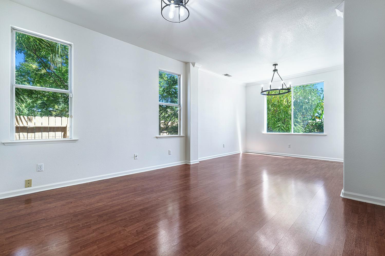 2707 E Omaha Ave, Fresno, CA 93720