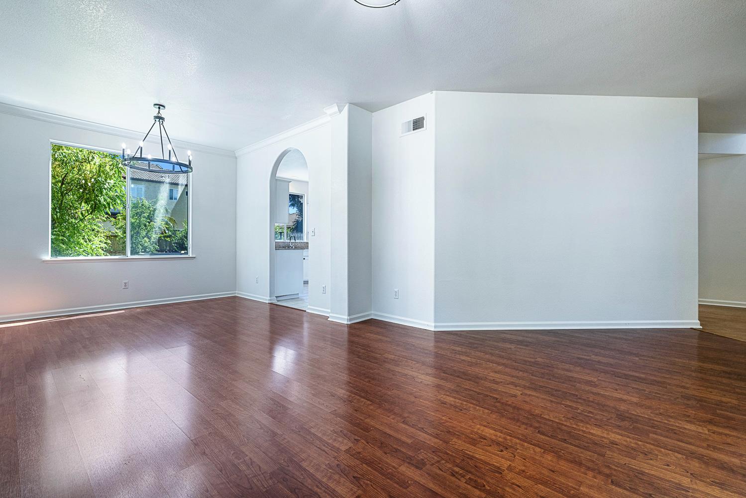 2707 E Omaha Ave, Fresno, CA 93720