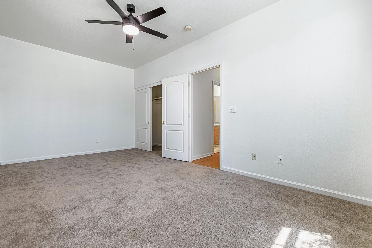 2707 E Omaha Ave, Fresno, CA 93720