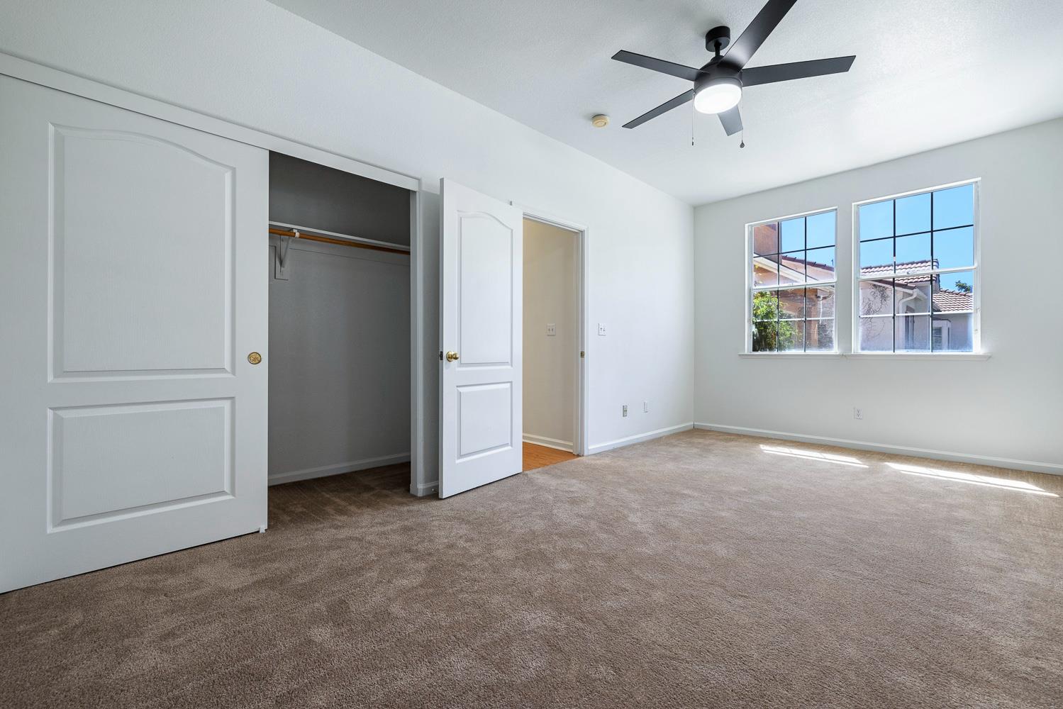 2707 E Omaha Ave, Fresno, CA 93720