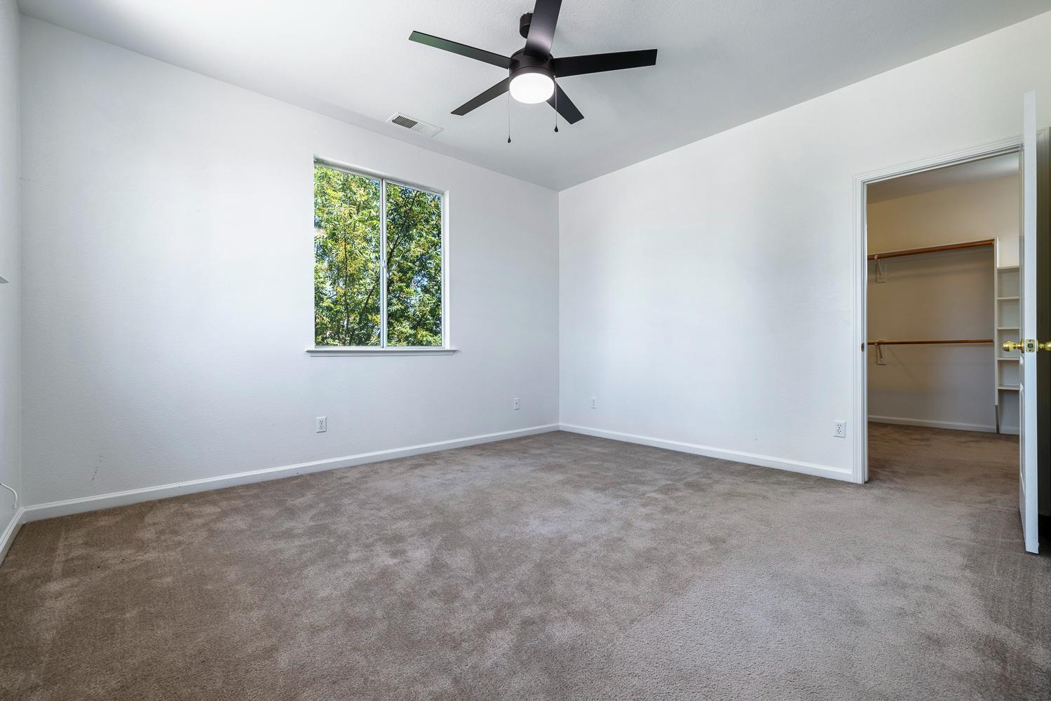 2707 E Omaha Ave, Fresno, CA 93720