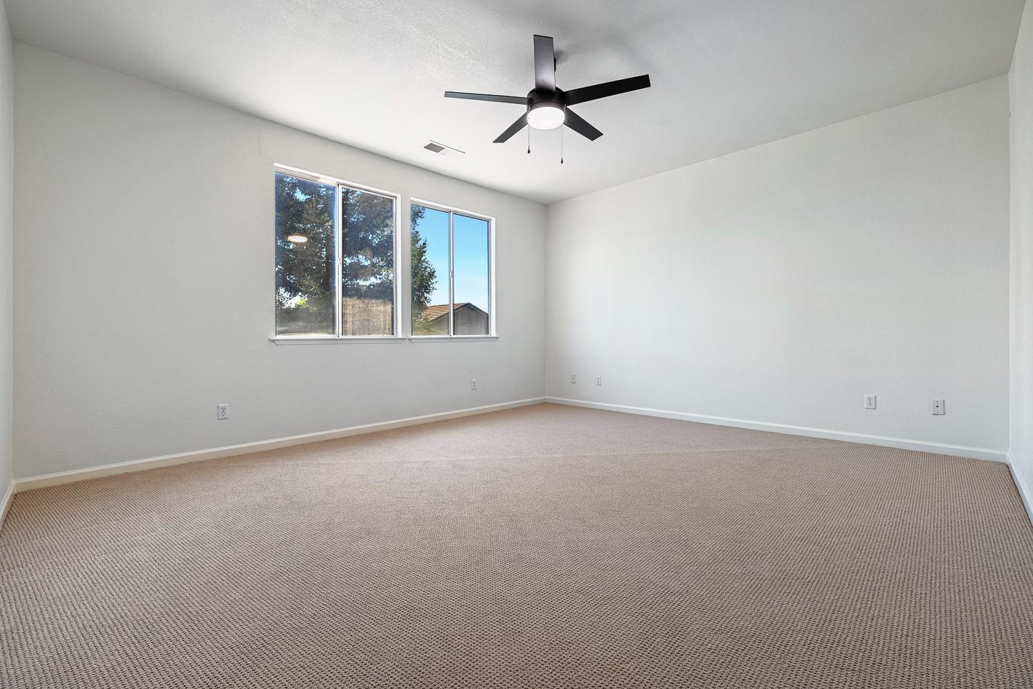 2707 E Omaha Ave, Fresno, CA 93720
