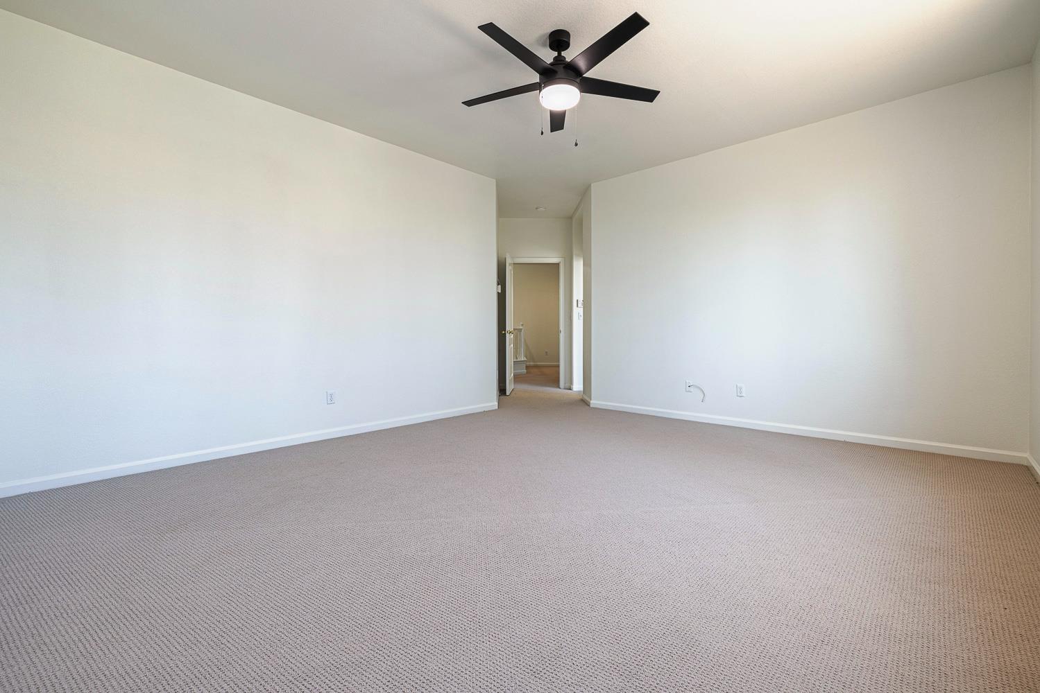 2707 E Omaha Ave, Fresno, CA 93720