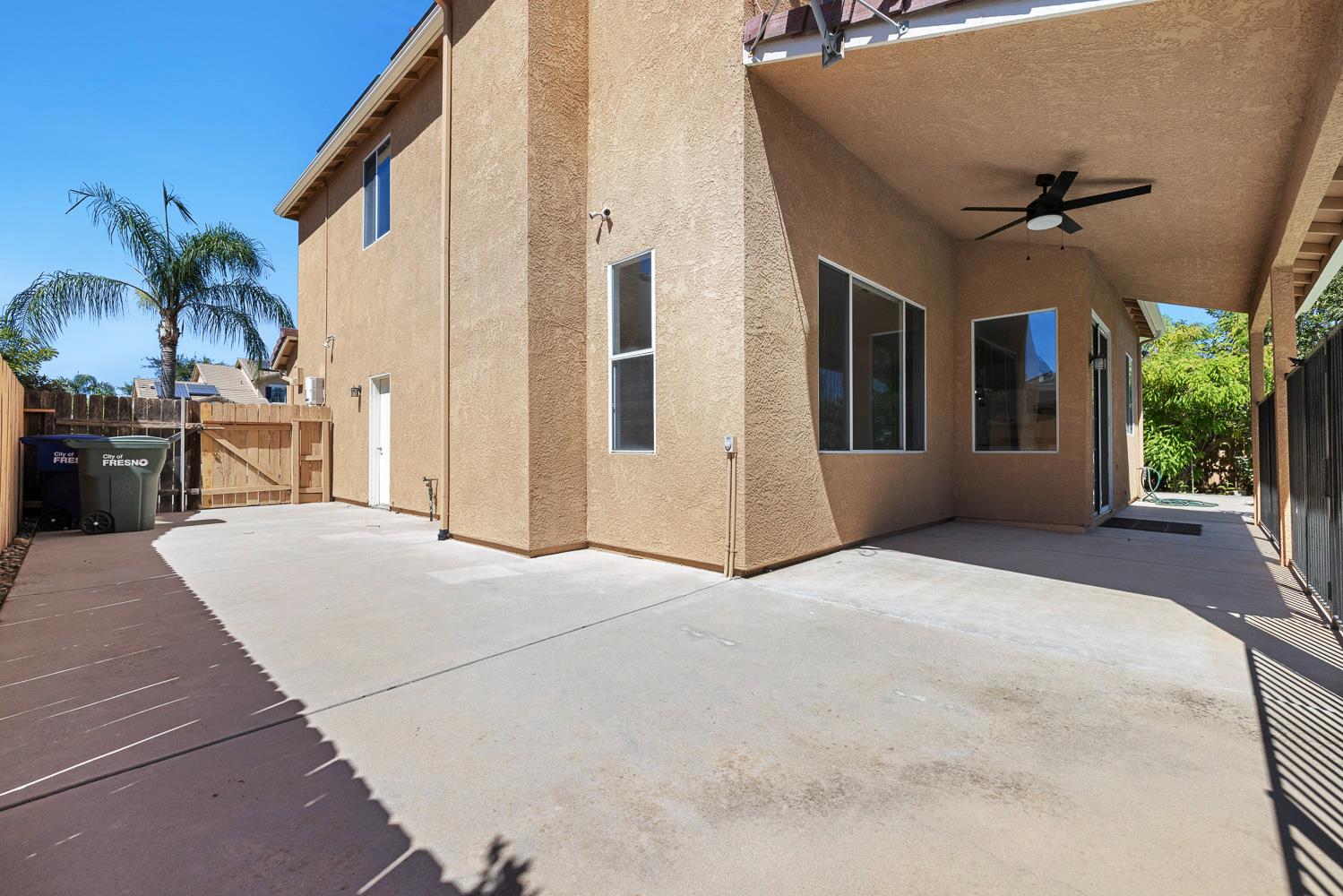 2707 E Omaha Ave, Fresno, CA 93720