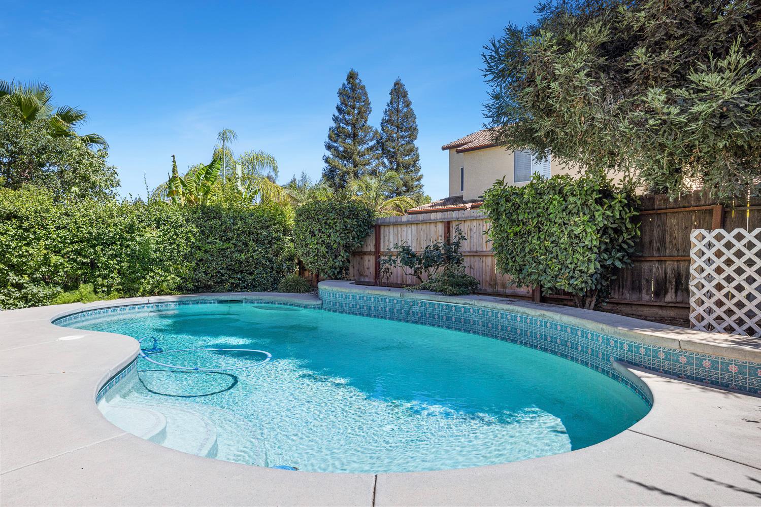 2707 E Omaha Ave, Fresno, CA 93720