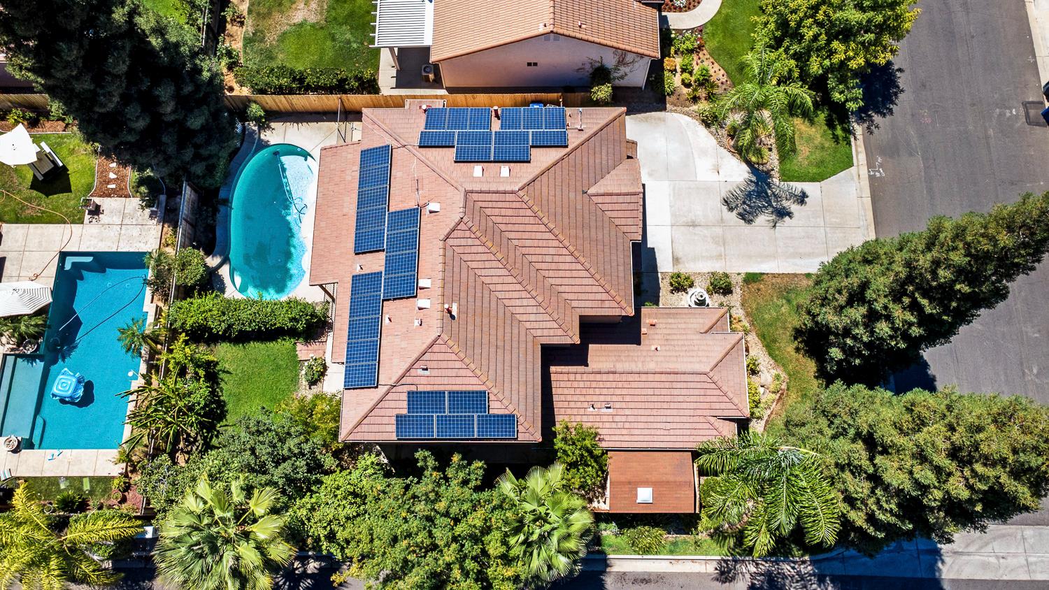 2707 E Omaha Ave, Fresno, CA 93720