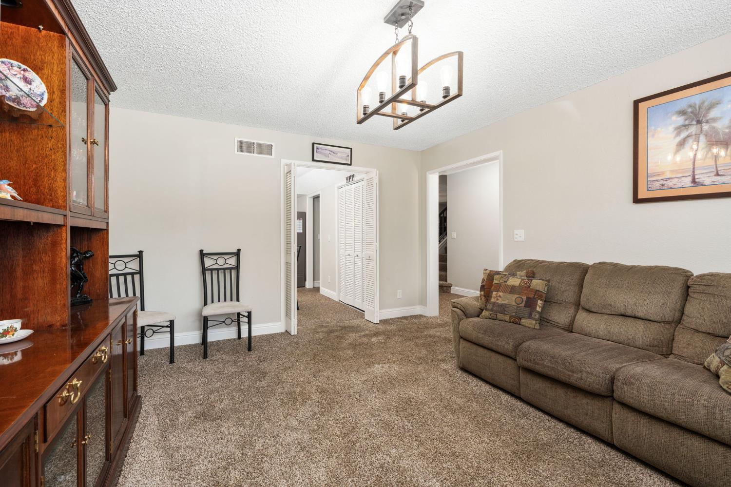 2210 E Jon Dr, Fresno, CA 93720