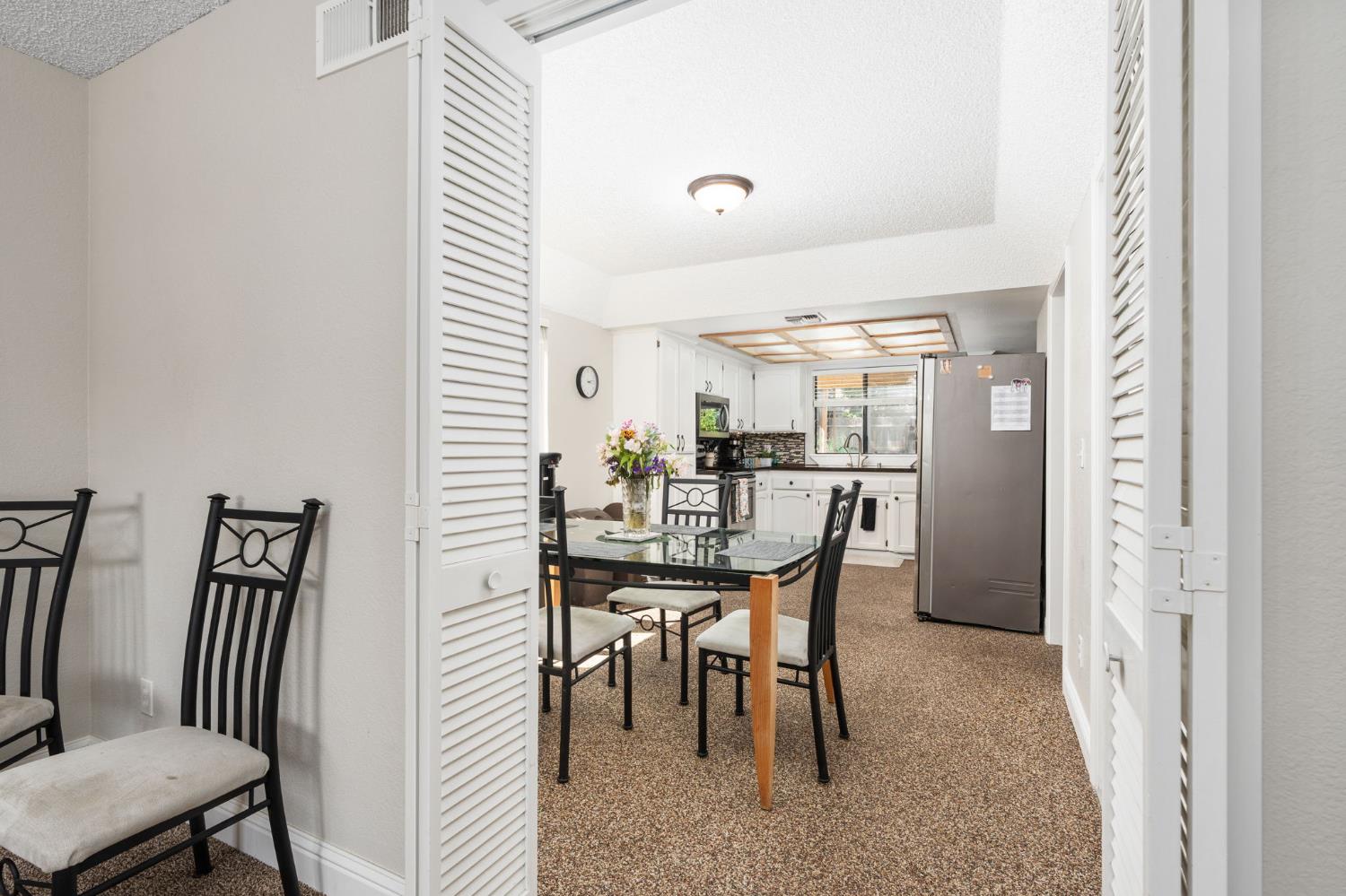 2210 E Jon Dr, Fresno, CA 93720