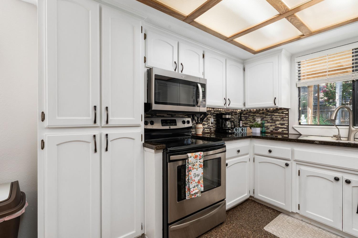 2210 E Jon Dr, Fresno, CA 93720