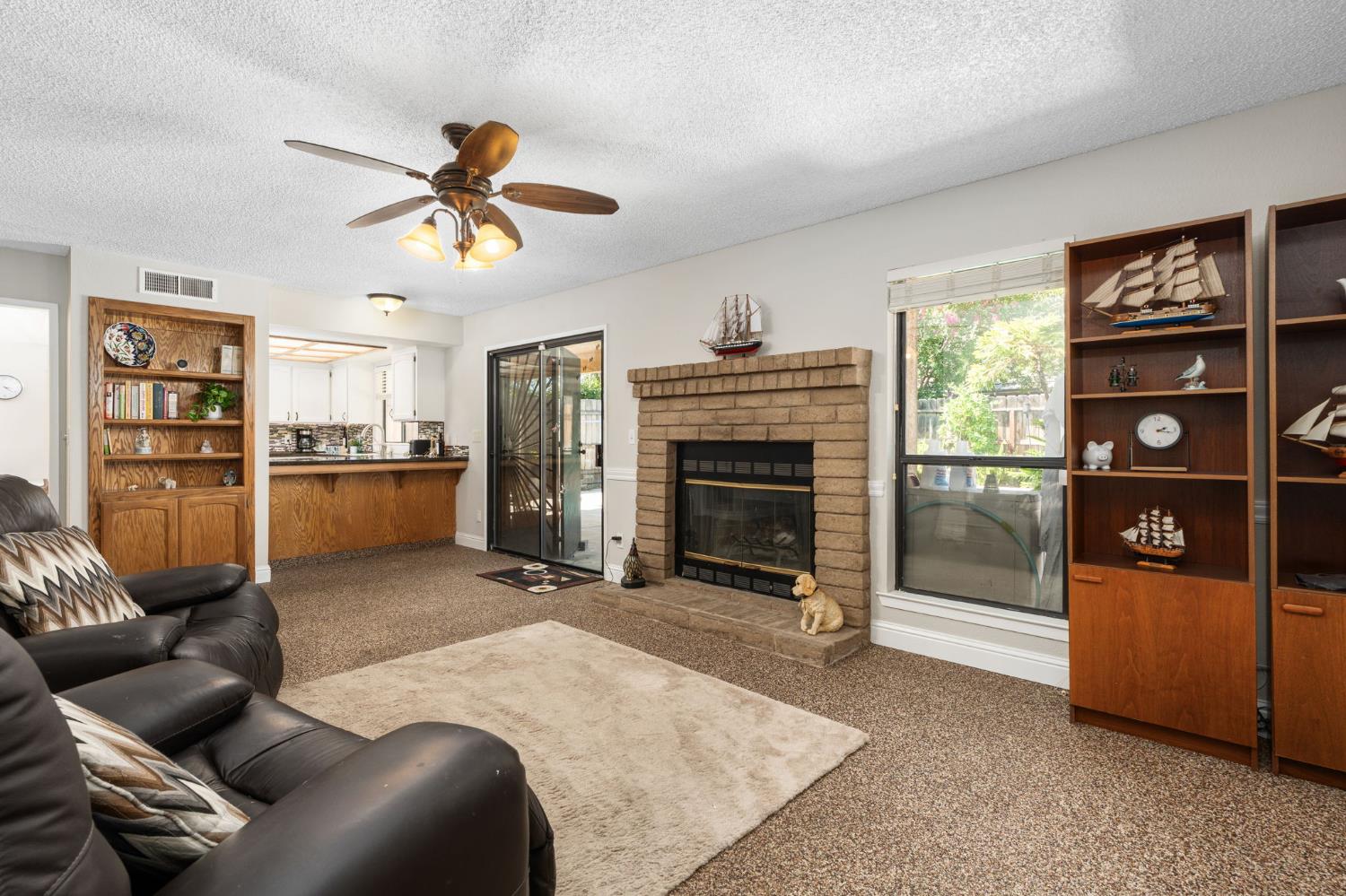 2210 E Jon Dr, Fresno, CA 93720