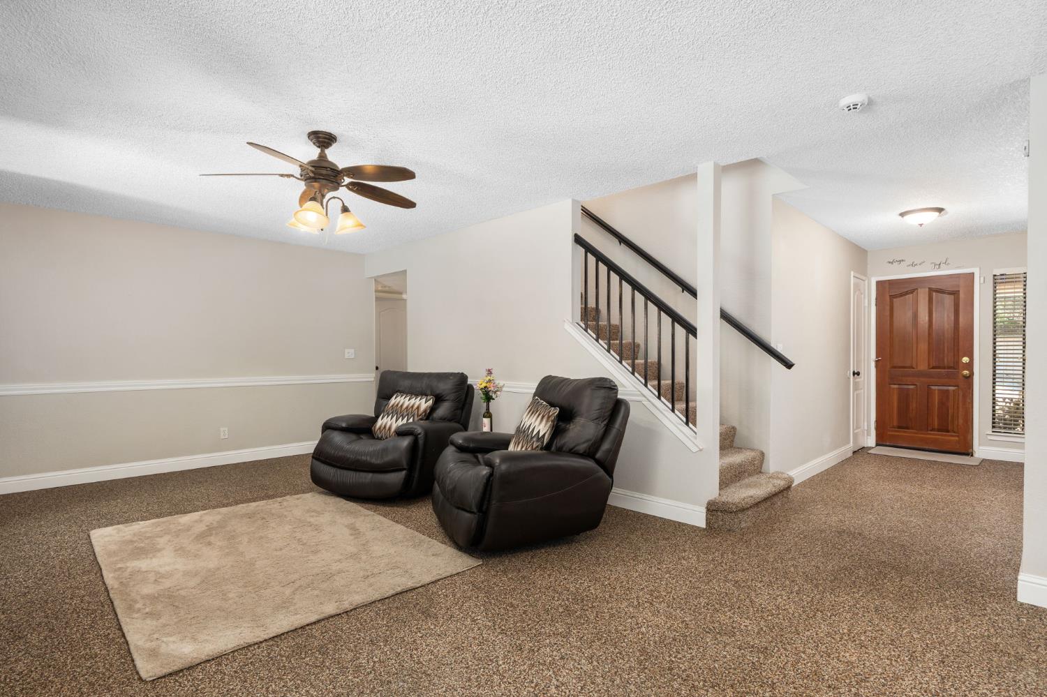 2210 E Jon Dr, Fresno, CA 93720