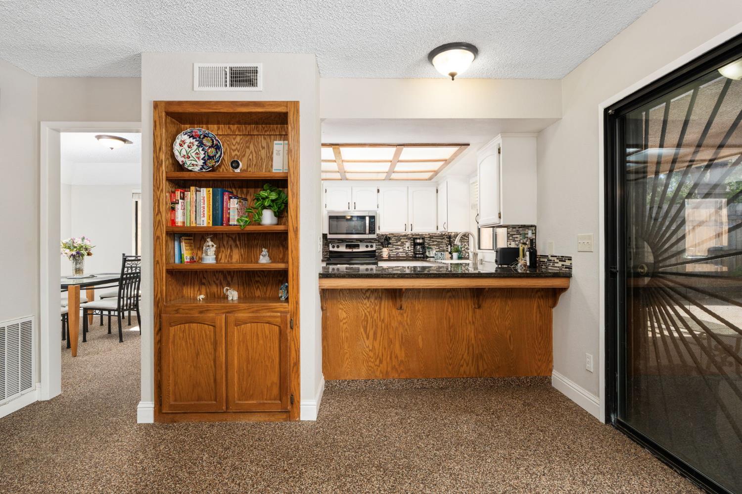 2210 E Jon Dr, Fresno, CA 93720