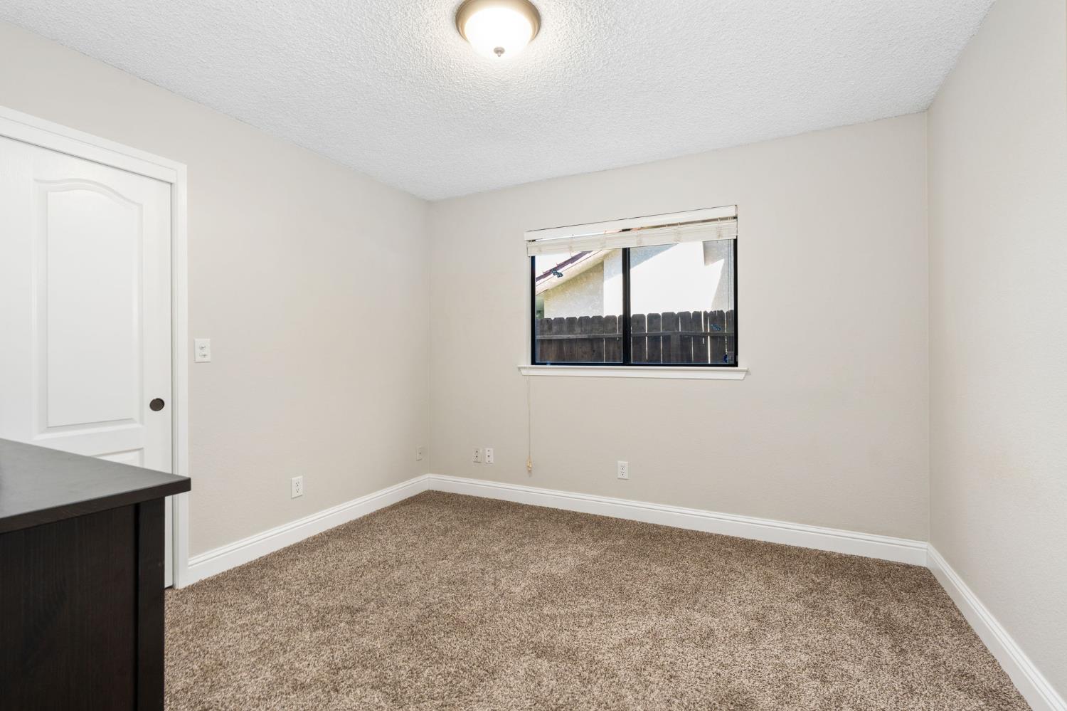 2210 E Jon Dr, Fresno, CA 93720