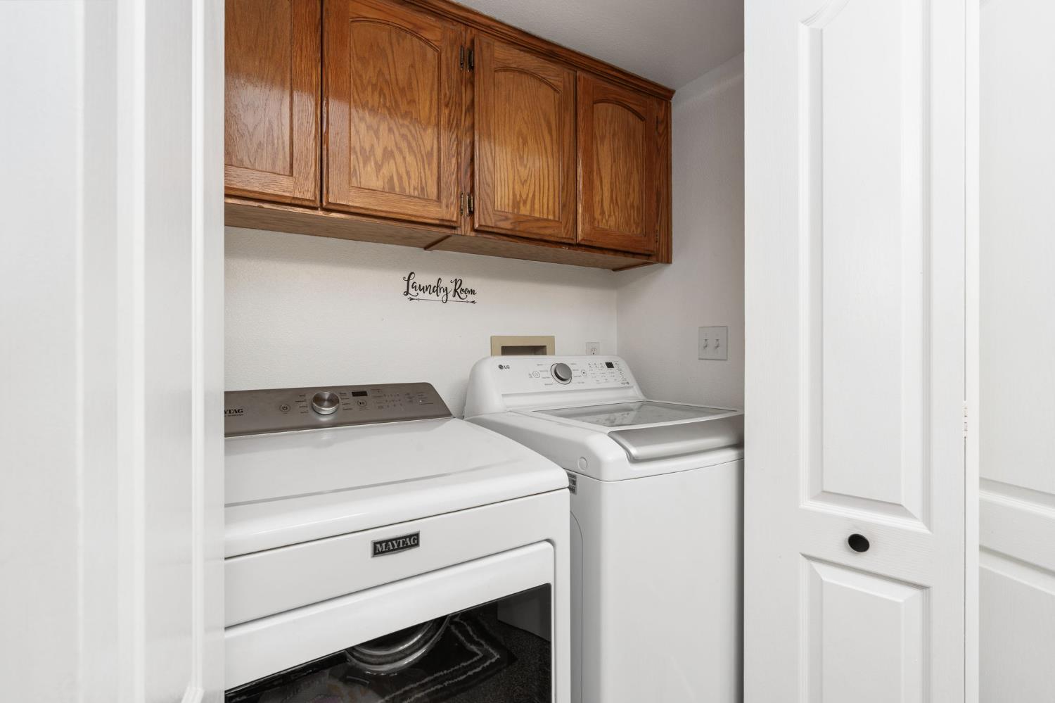 2210 E Jon Dr, Fresno, CA 93720