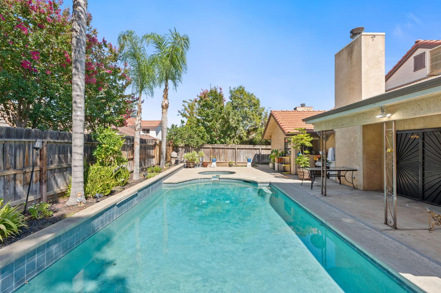 2210 E Jon Dr, Fresno, CA 93720