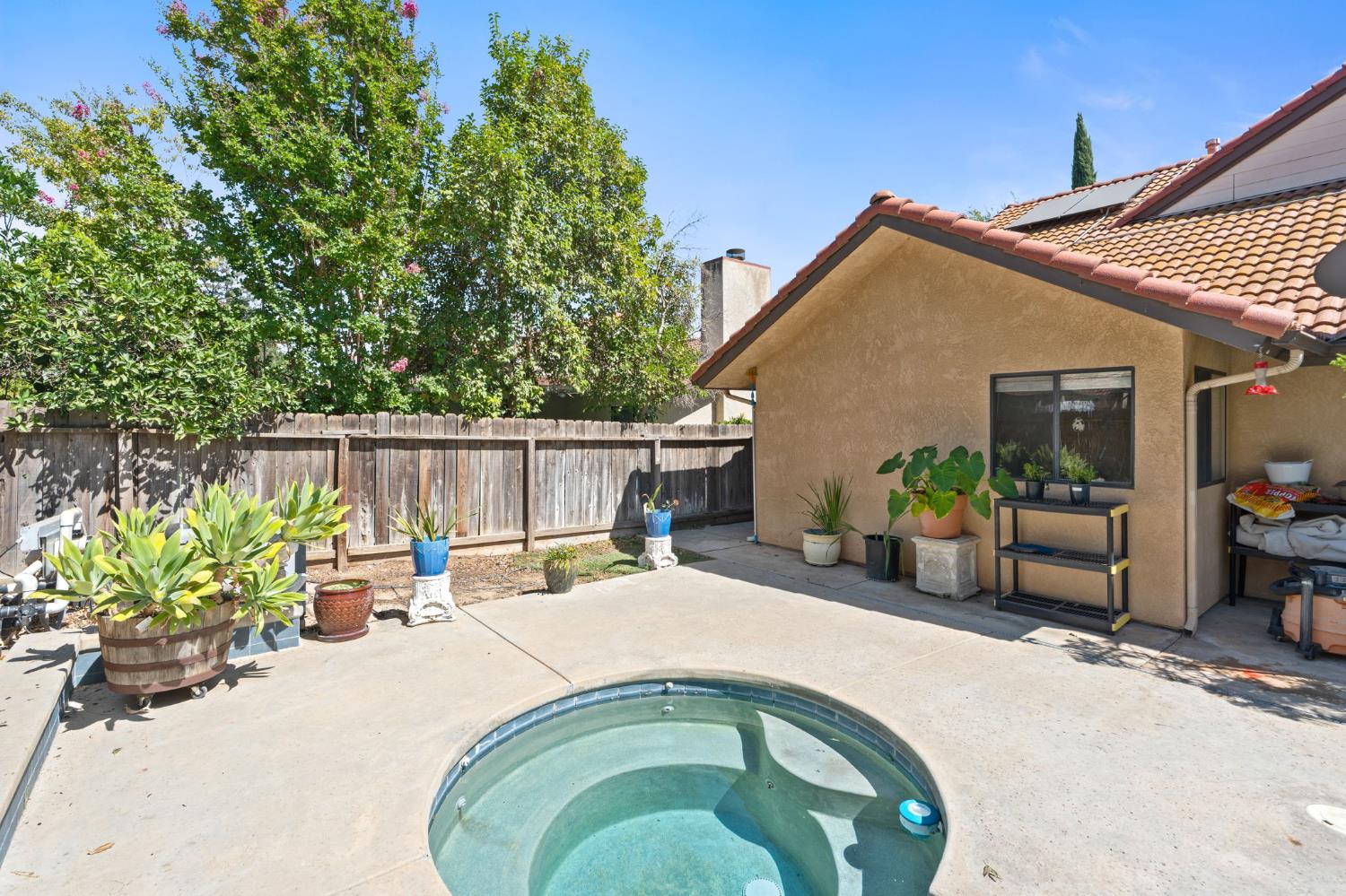 2210 E Jon Dr, Fresno, CA 93720