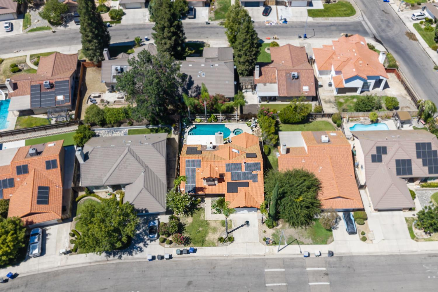 2210 E Jon Dr, Fresno, CA 93720