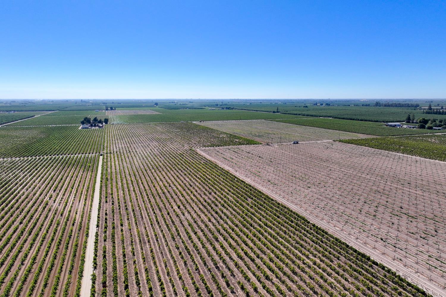 1287 N Trinity Ave, Kerman, CA 93630