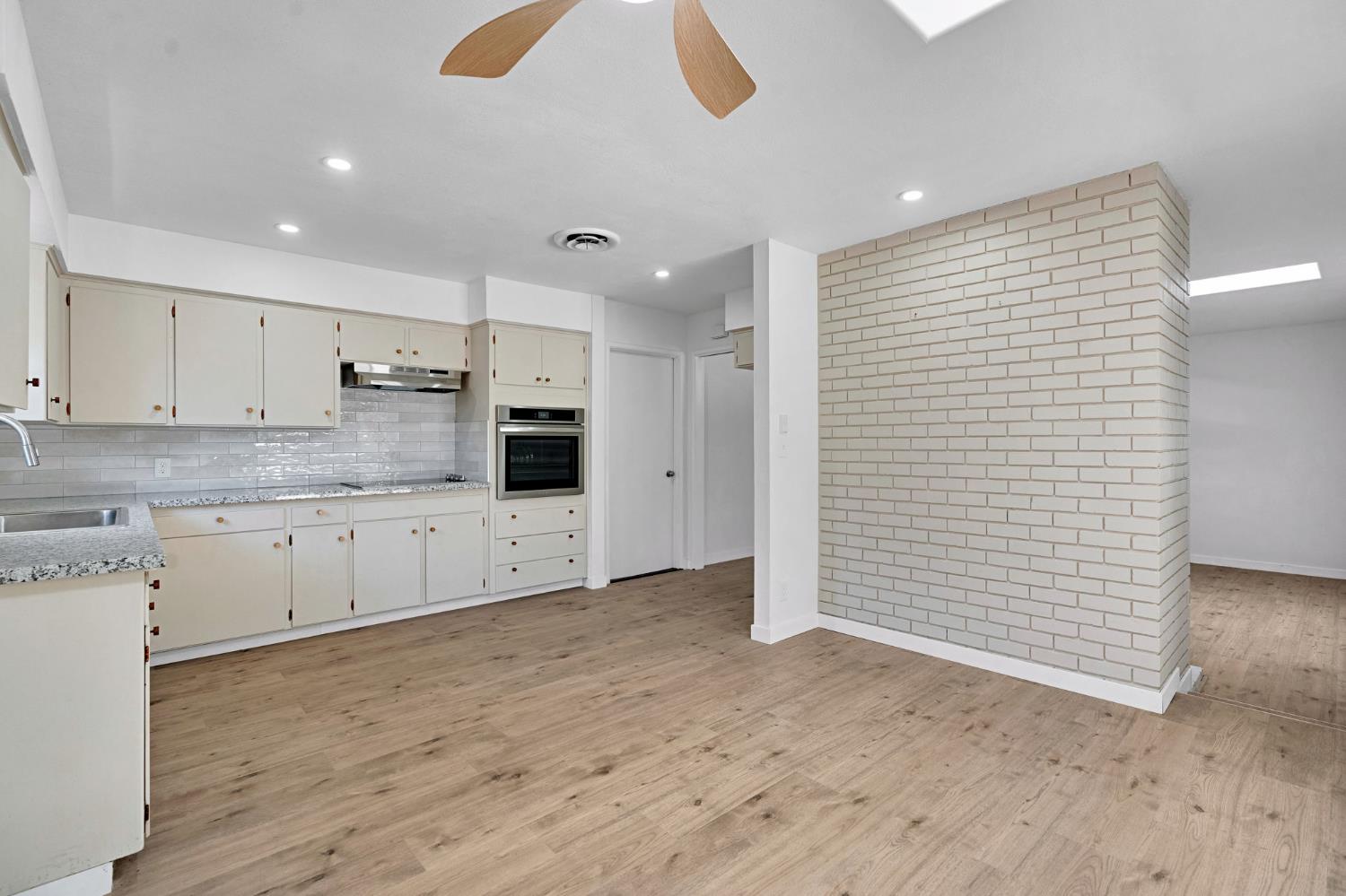 5356 N Bond St, Fresno, CA 93710