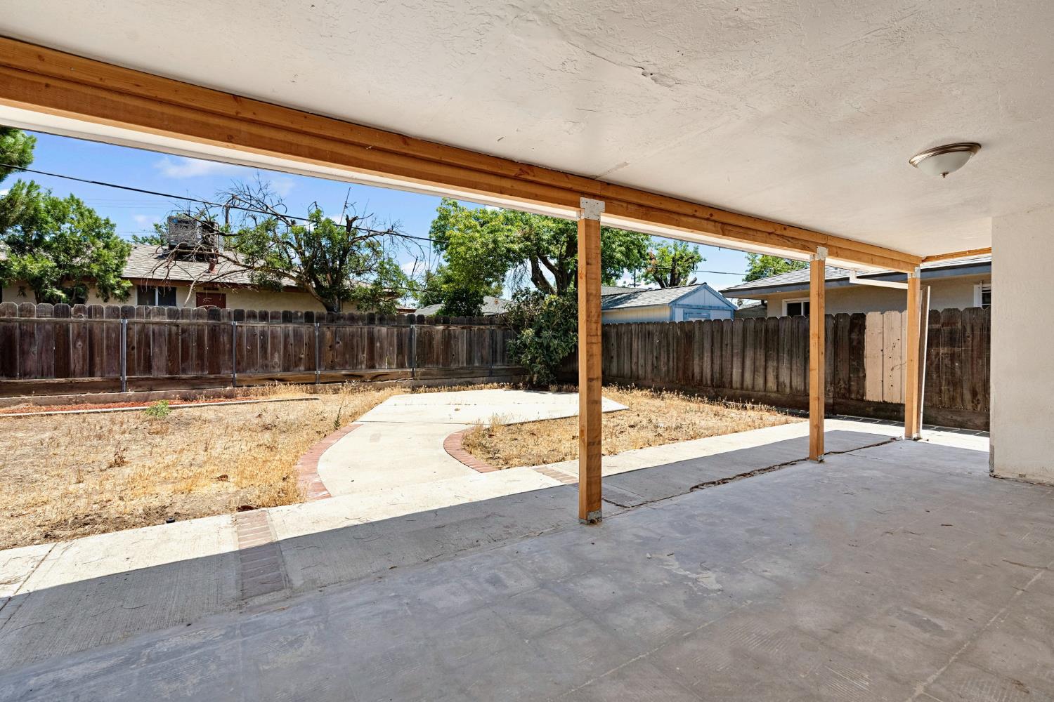 5356 N Bond St, Fresno, CA 93710