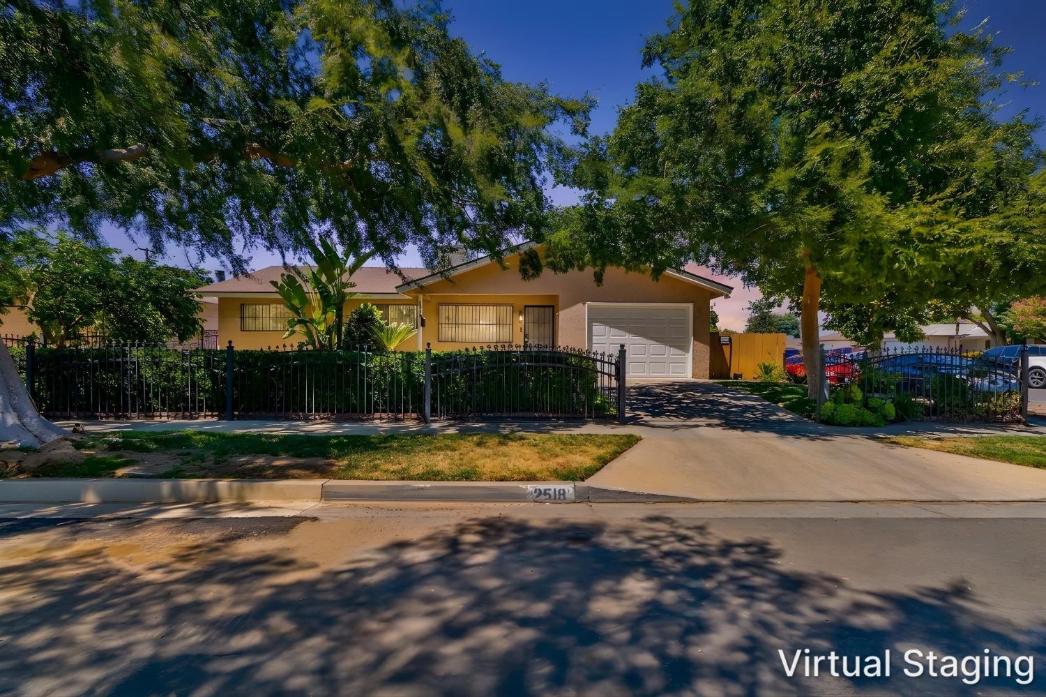 2518 W Pontiac Way, Fresno, CA 93705