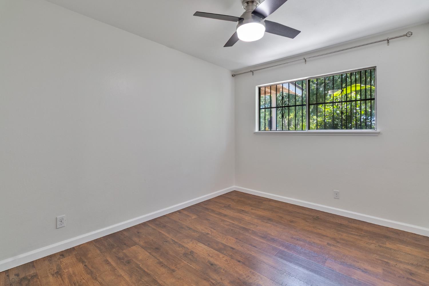 2518 W Pontiac Way, Fresno, CA 93705