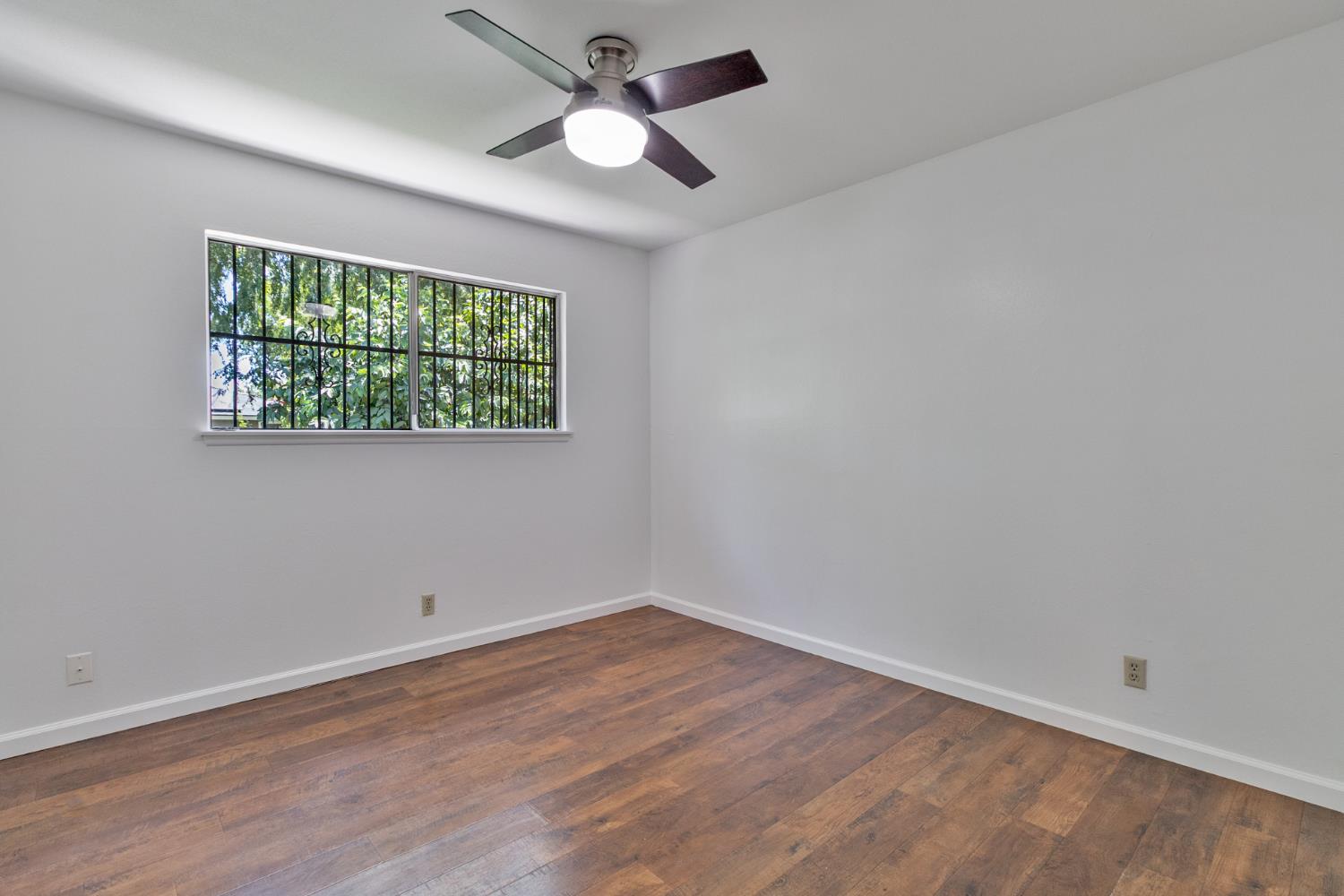 2518 W Pontiac Way, Fresno, CA 93705