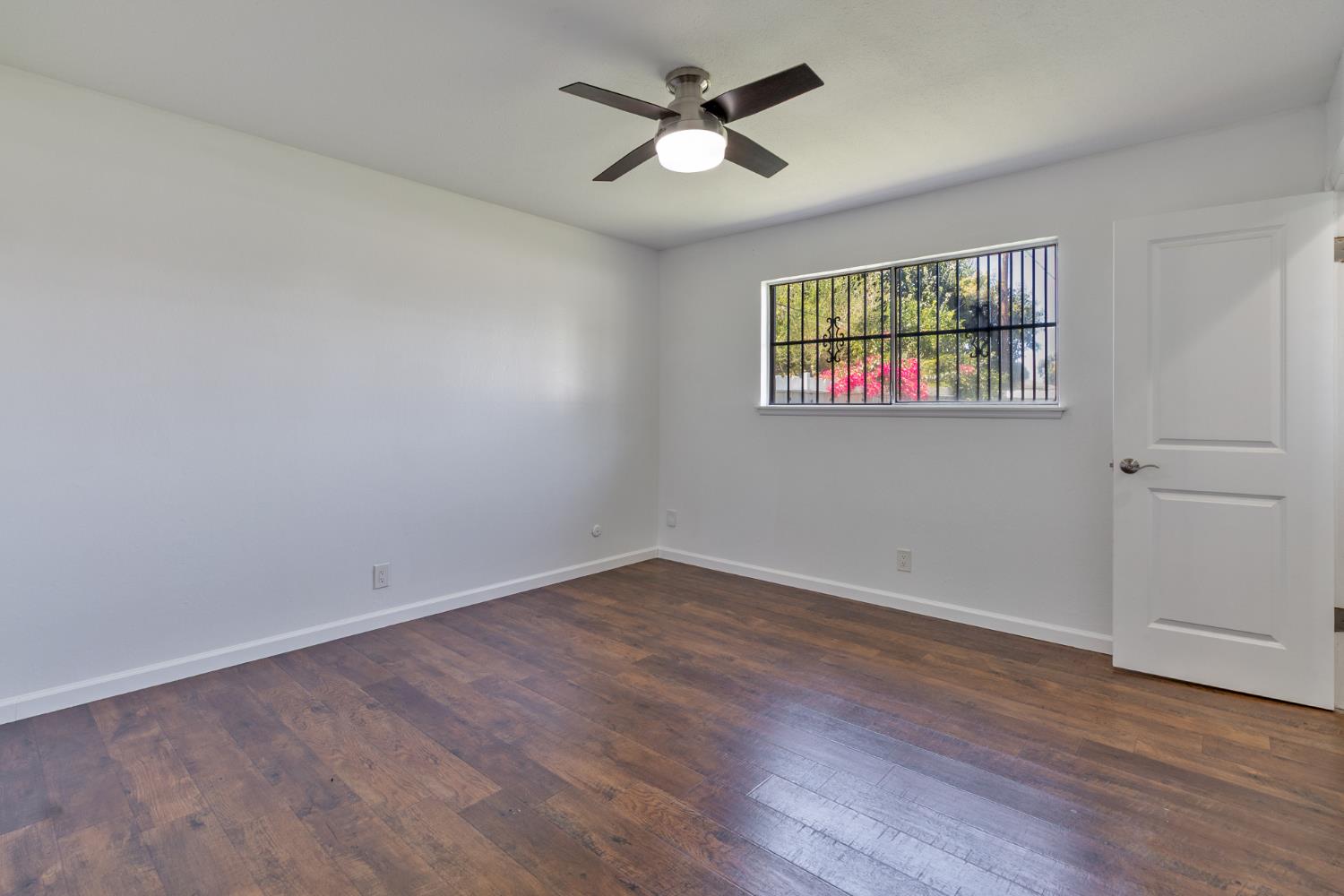 2518 W Pontiac Way, Fresno, CA 93705