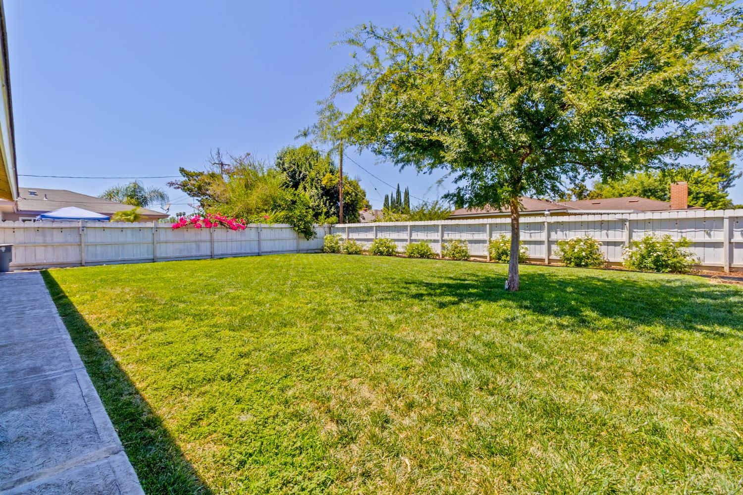 2518 W Pontiac Way, Fresno, CA 93705