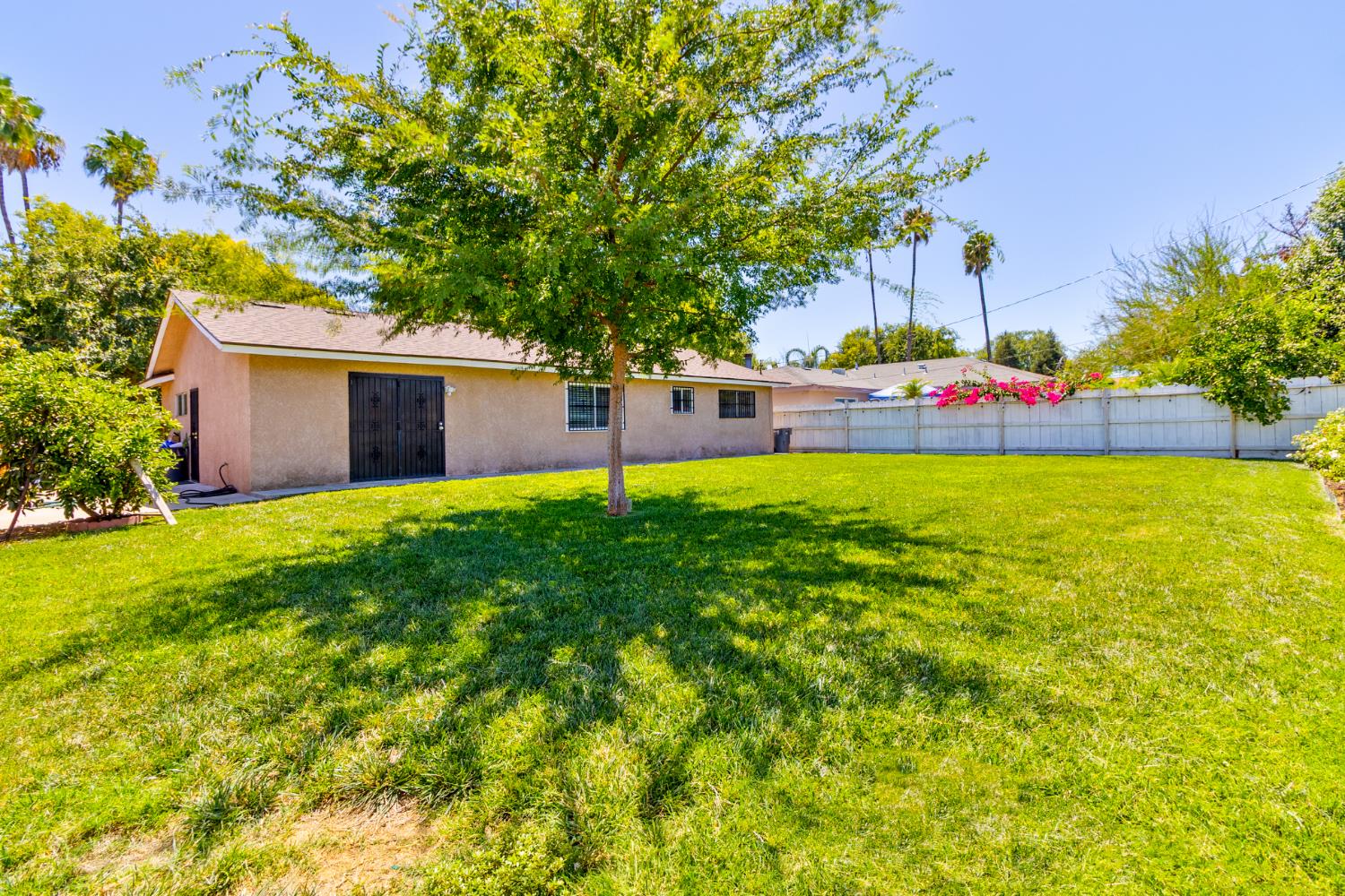 2518 W Pontiac Way, Fresno, CA 93705