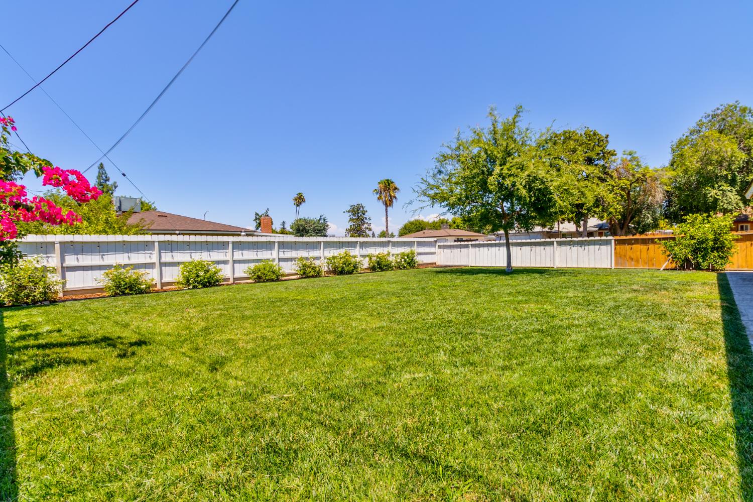 2518 W Pontiac Way, Fresno, CA 93705