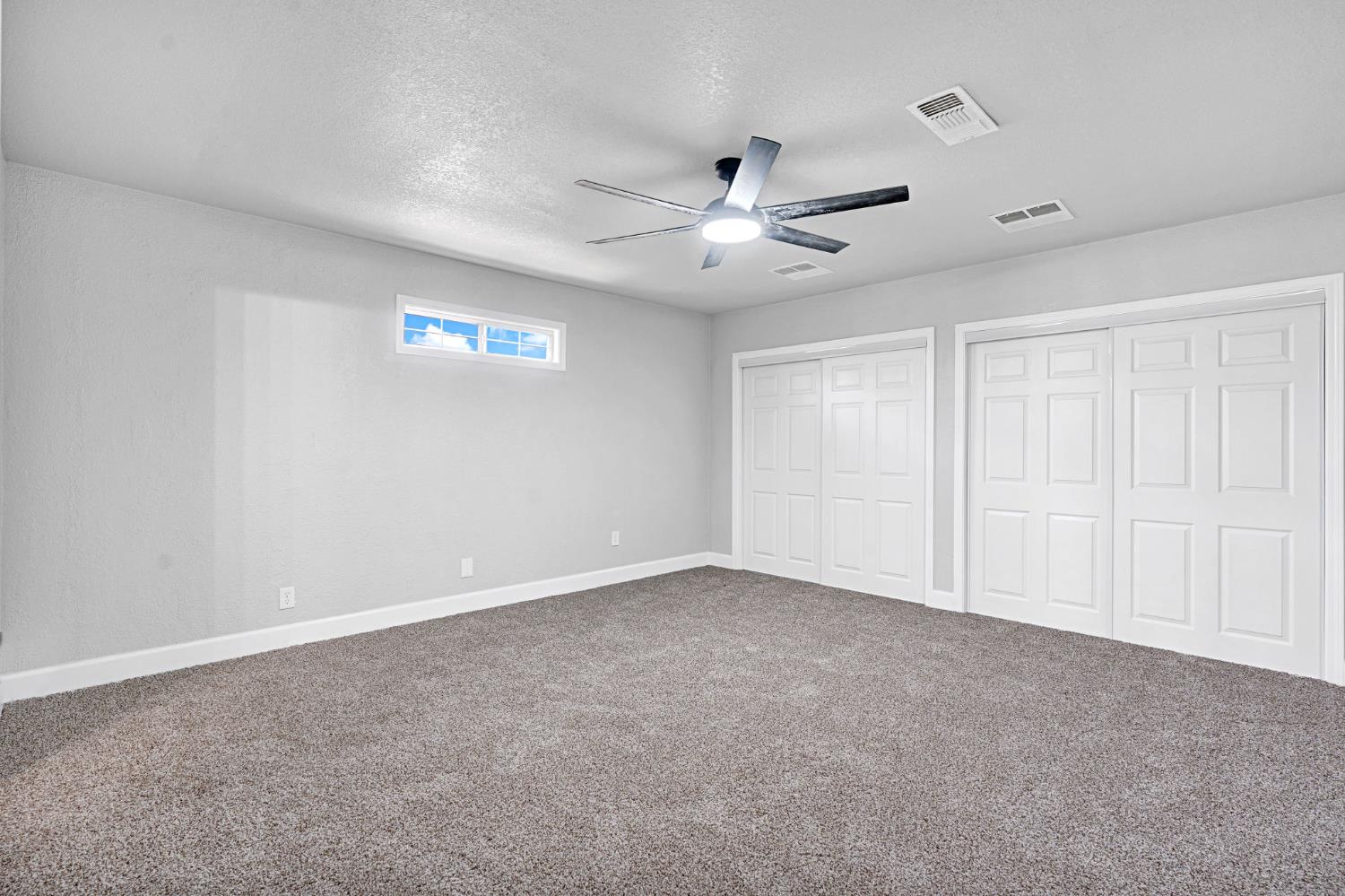 4416 E Curran Dr, Fresno, CA 93703
