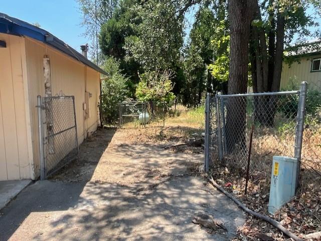 32995 Weatherly Ln, North Fork, CA 93643