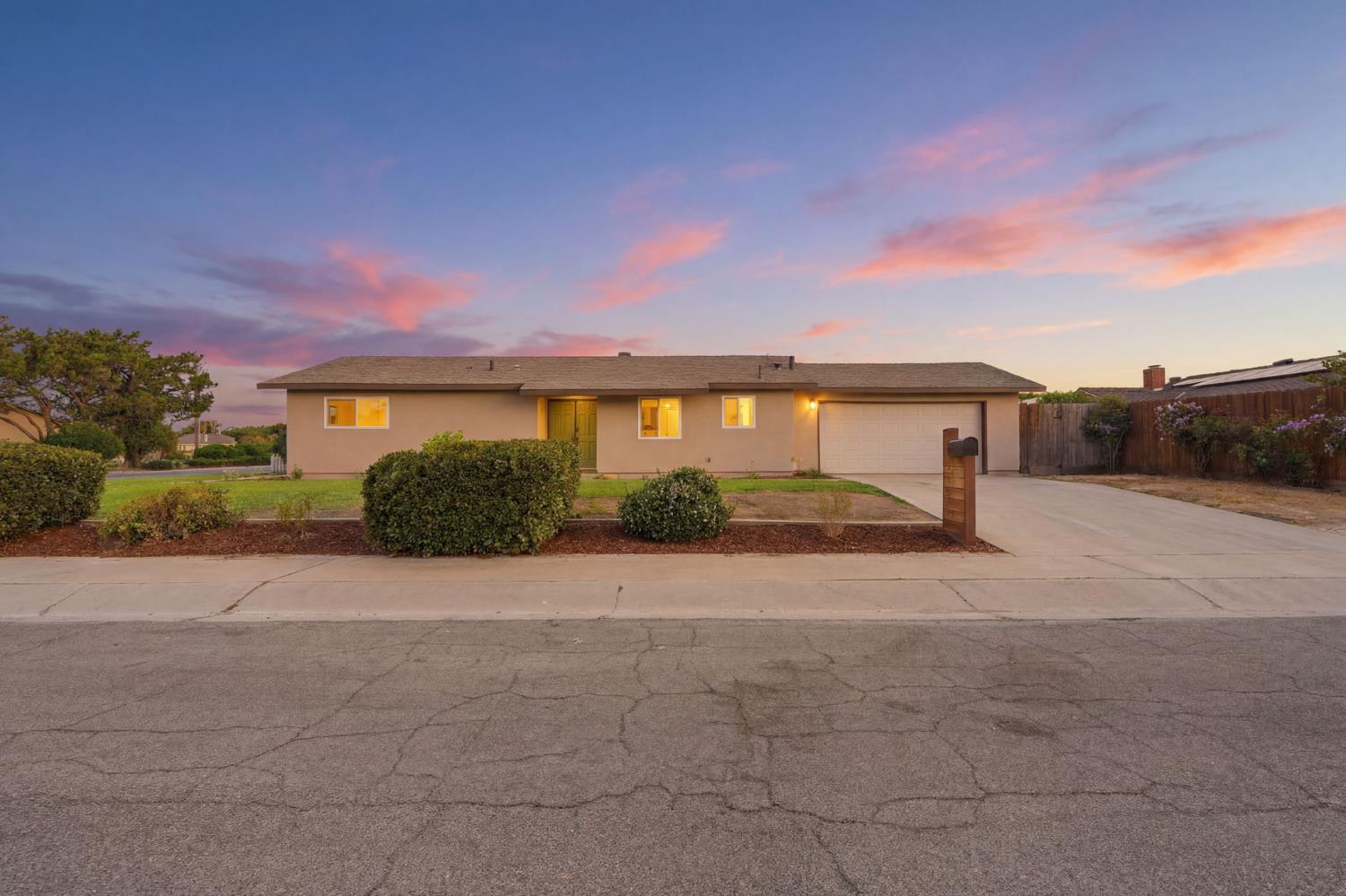 905 S Leila St, Visalia, CA 93277
