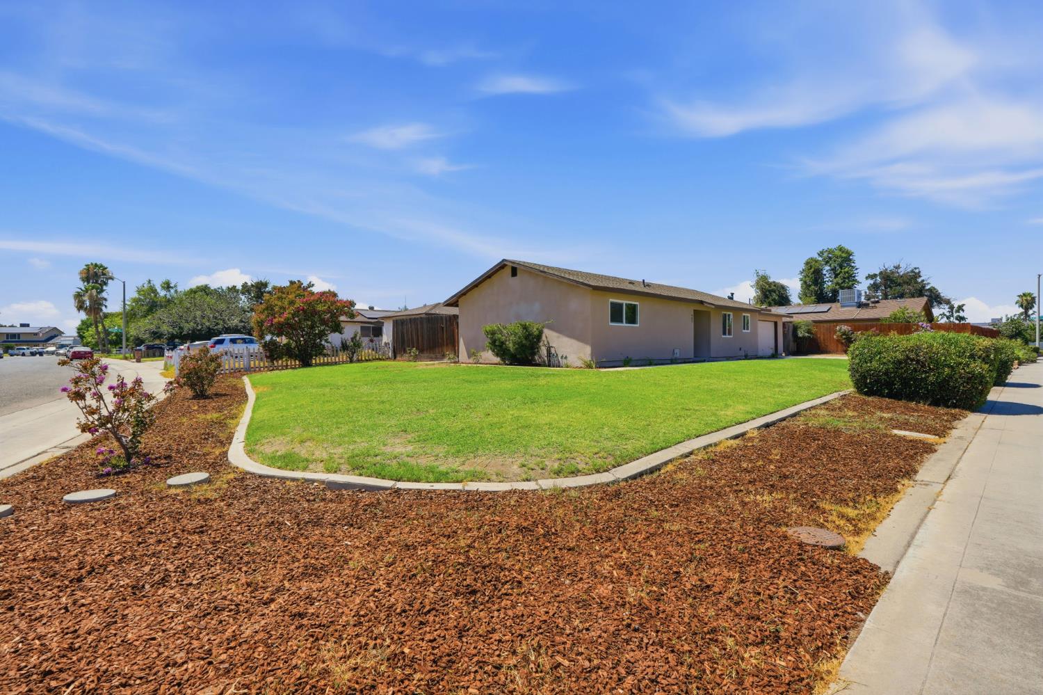 905 S Leila St, Visalia, CA 93277
