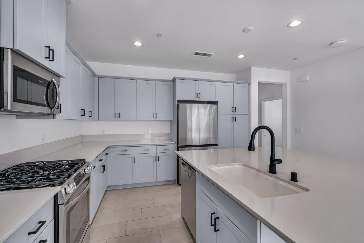 4035 Braden, Madera, CA 93636