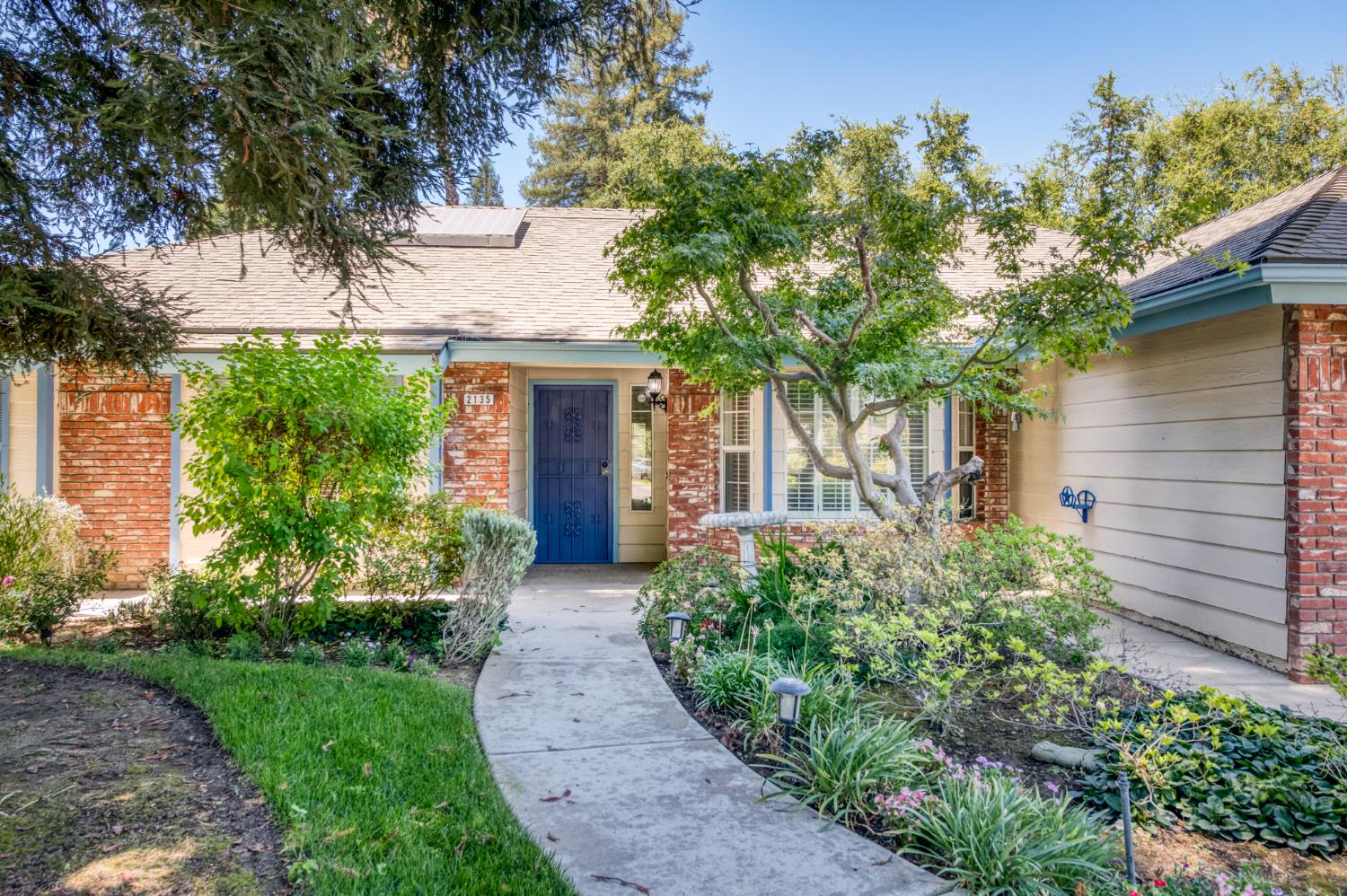 2135 W Browning Ave, Fresno, CA 93711