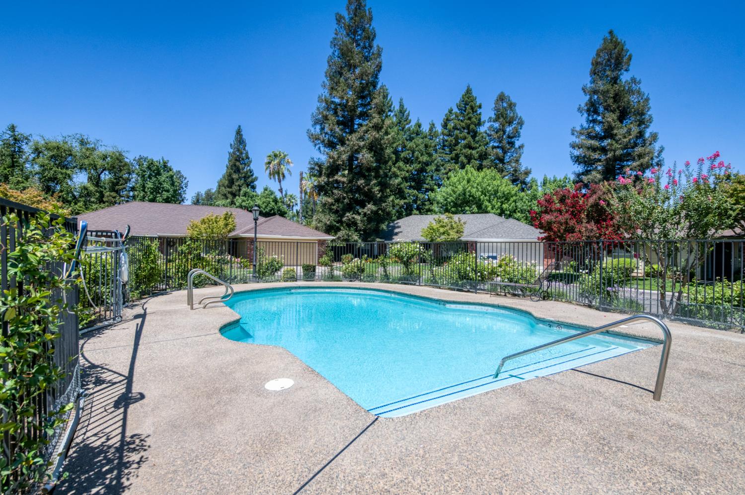 2135 W Browning Ave, Fresno, CA 93711