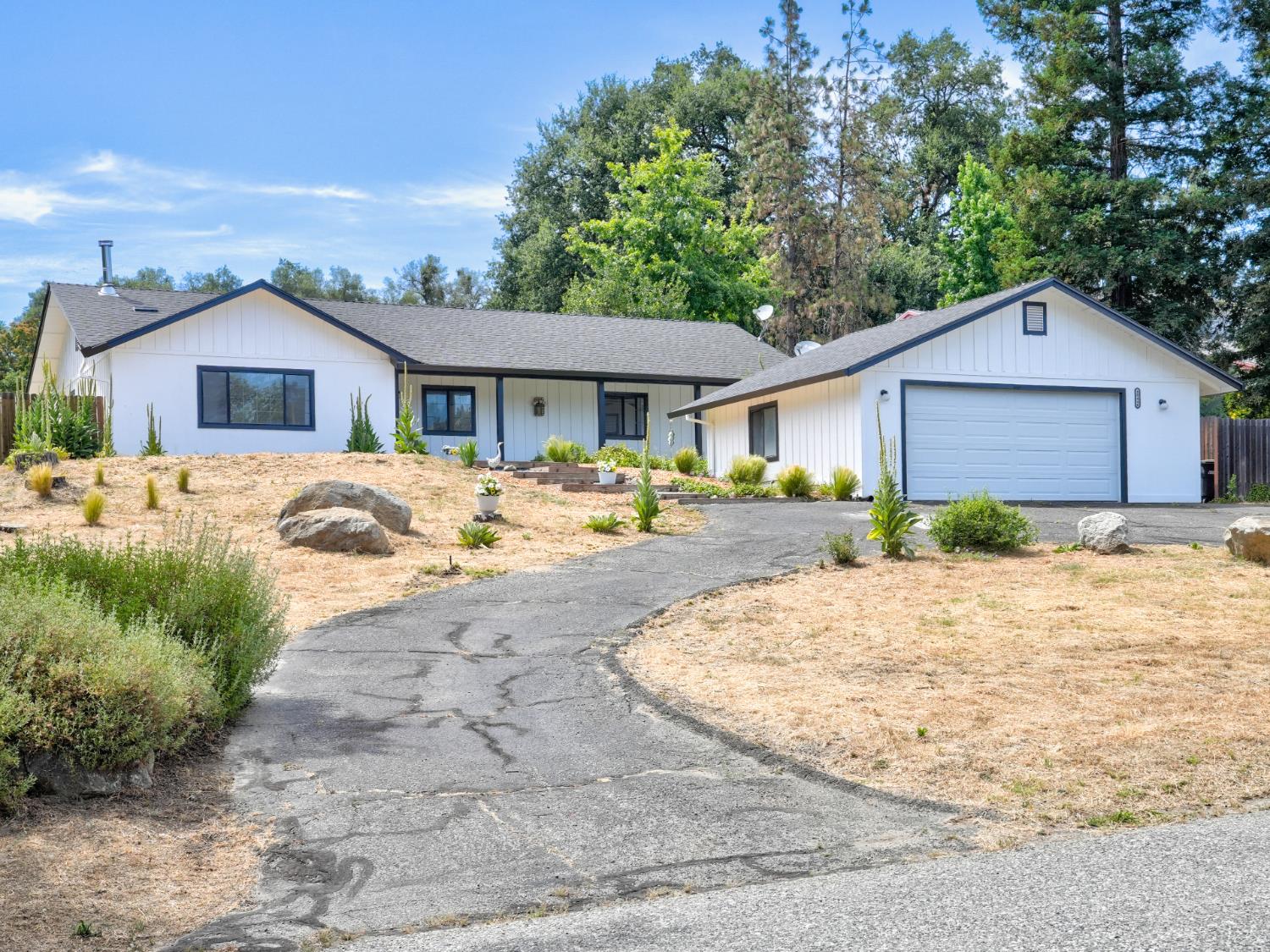 40446 Goldside Dr, Oakhurst, CA 93644