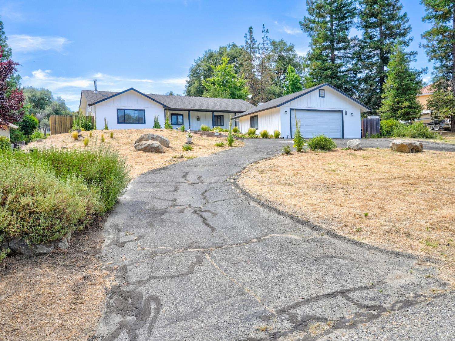 40446 Goldside Dr, Oakhurst, CA 93644