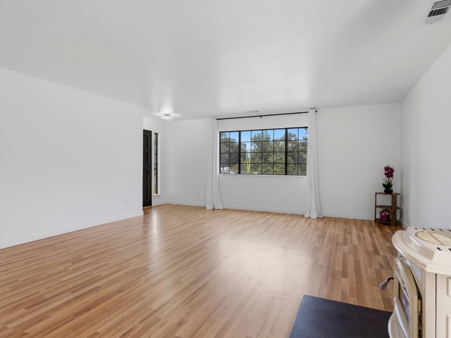 40446 Goldside Dr, Oakhurst, CA 93644