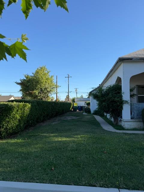 1916 7th St, Sanger, CA 93657