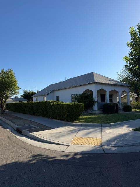 1916 7th St, Sanger, CA 93657