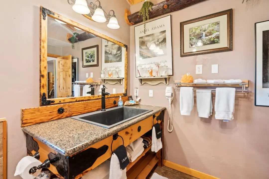 41563 River Falls, Oakhurst, CA 93644