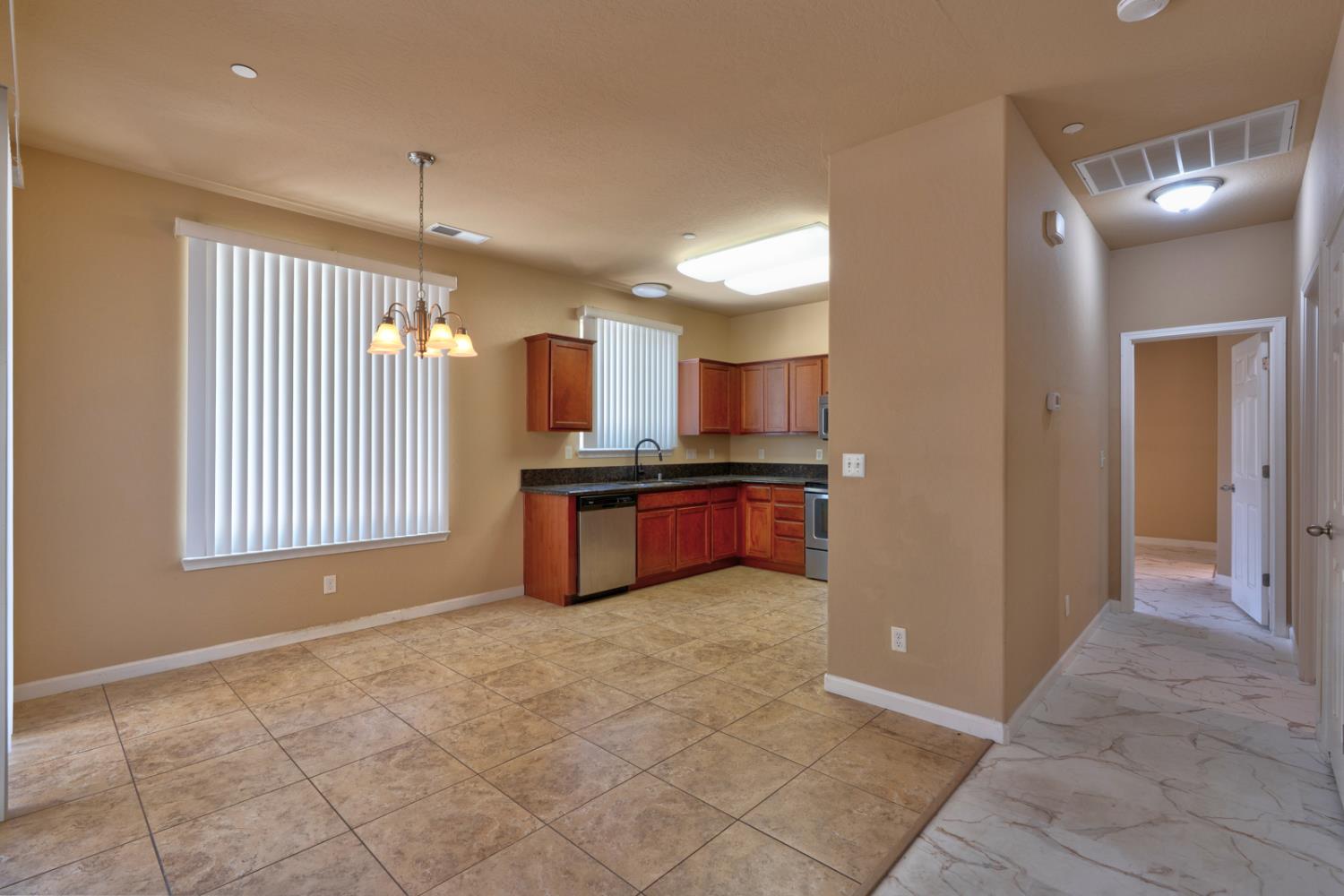 2871 Prato Ln, Clovis, CA 93611