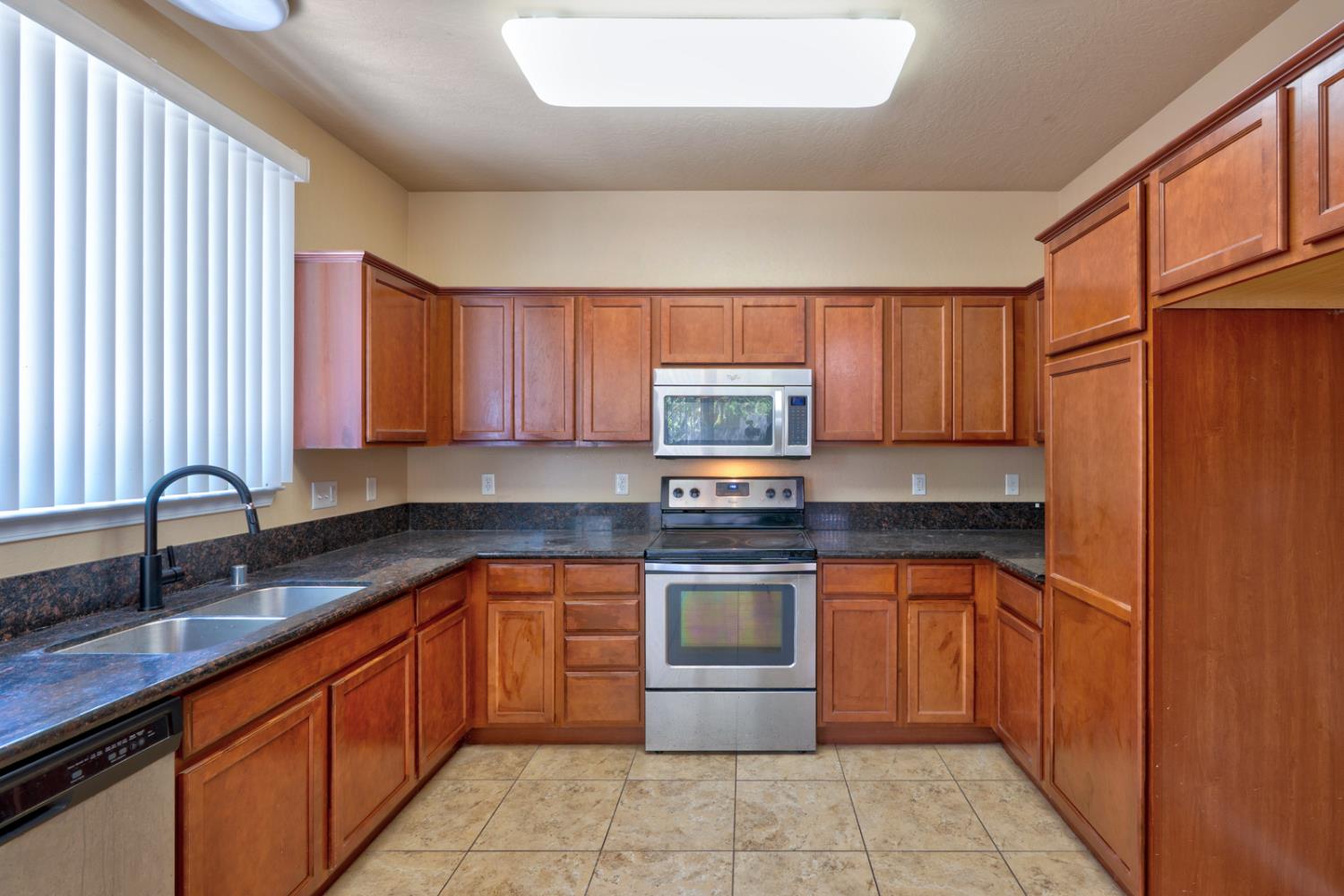 2871 Prato Ln, Clovis, CA 93611
