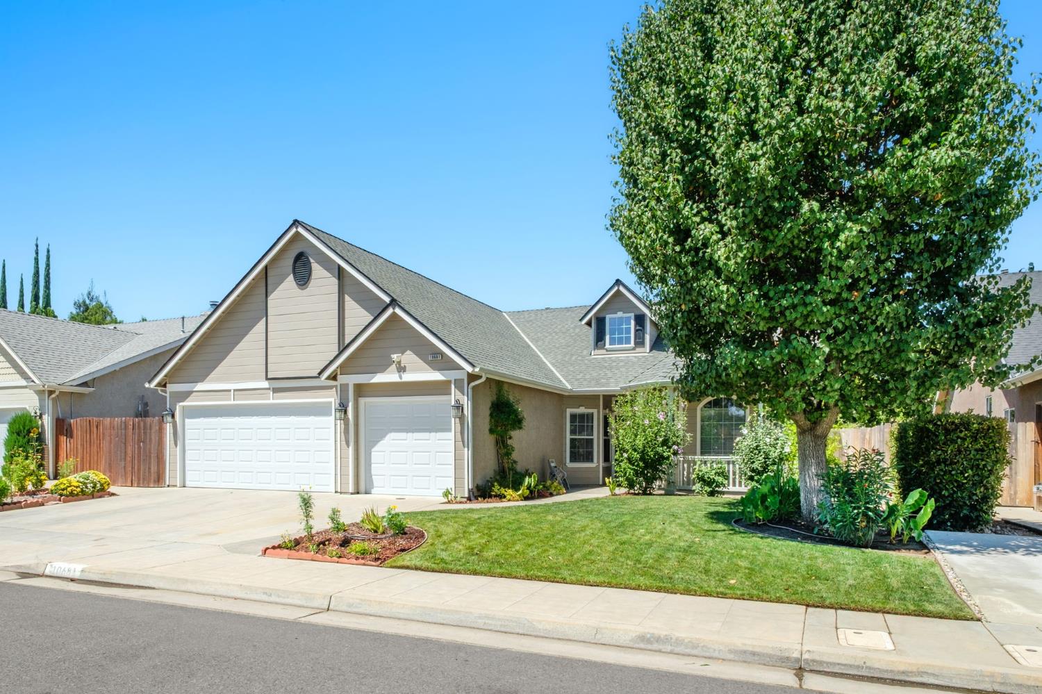 10681 N Jackson Ave E, Fresno, CA 93730